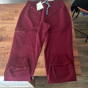Figs jogger scrub pants brand new with tags!!